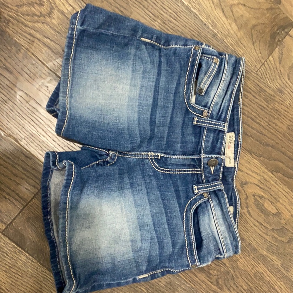 BKE Payton shorts. 26